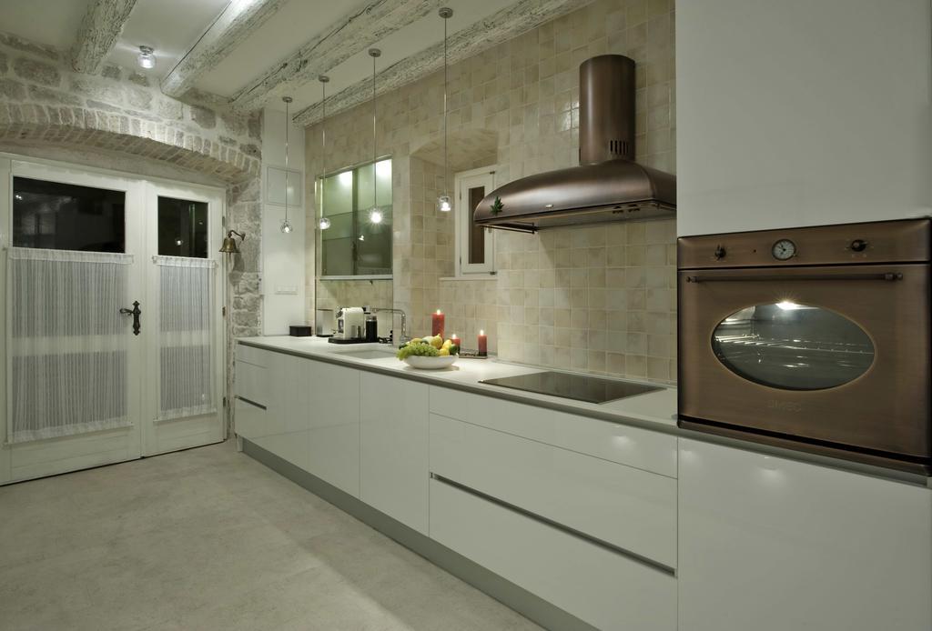 Apartment Whooart Komiza Ngoại thất bức ảnh