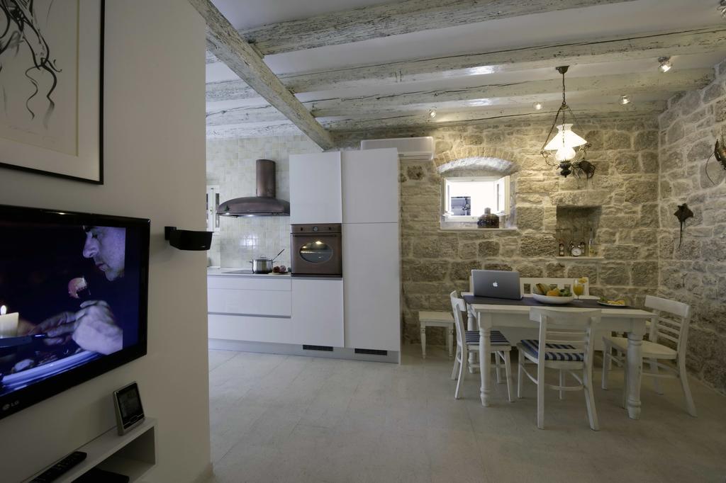 Apartment Whooart Komiza Ngoại thất bức ảnh